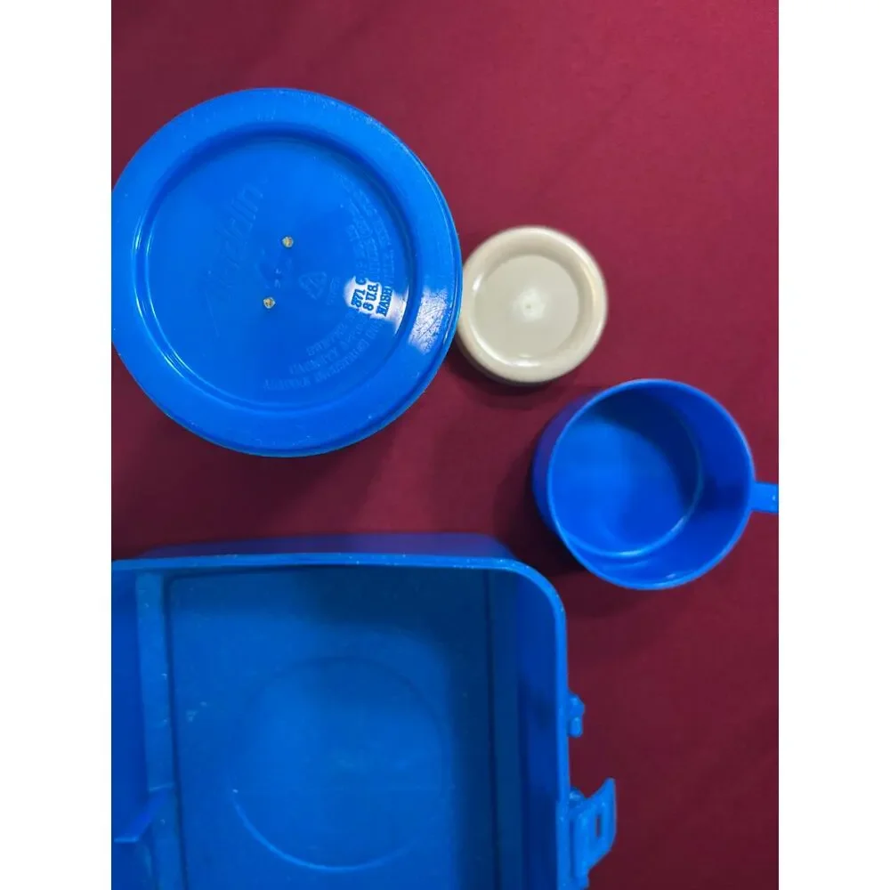 Vint 1993 Disney Aladdin Plastic Lunchbox with Matching Thermos Set Glitter Blue